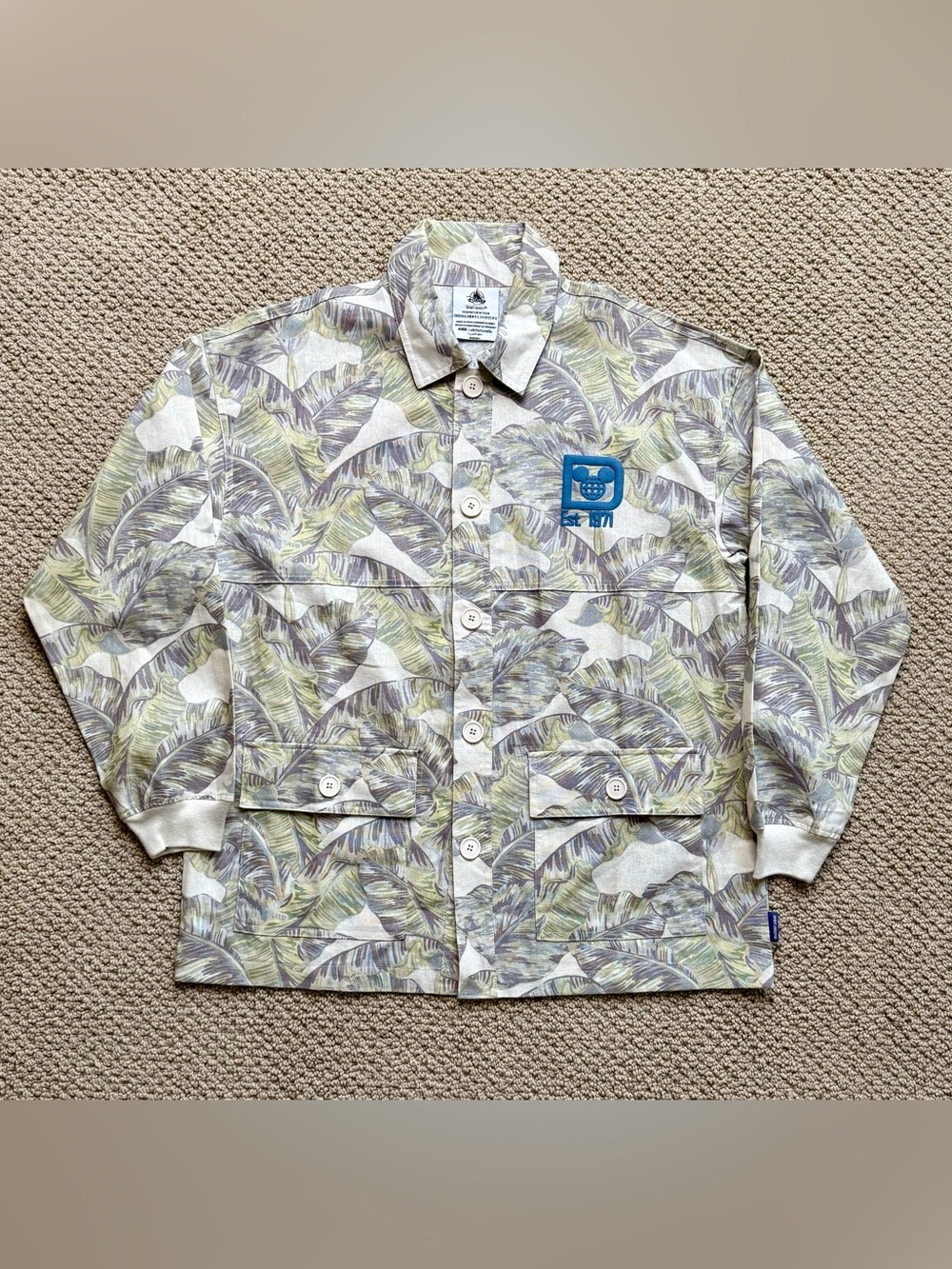 *NWT* Disney Spirit Jersey Men's Button-Up Shirt, MSRP: $119.99, Size M